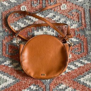 Round crossbody